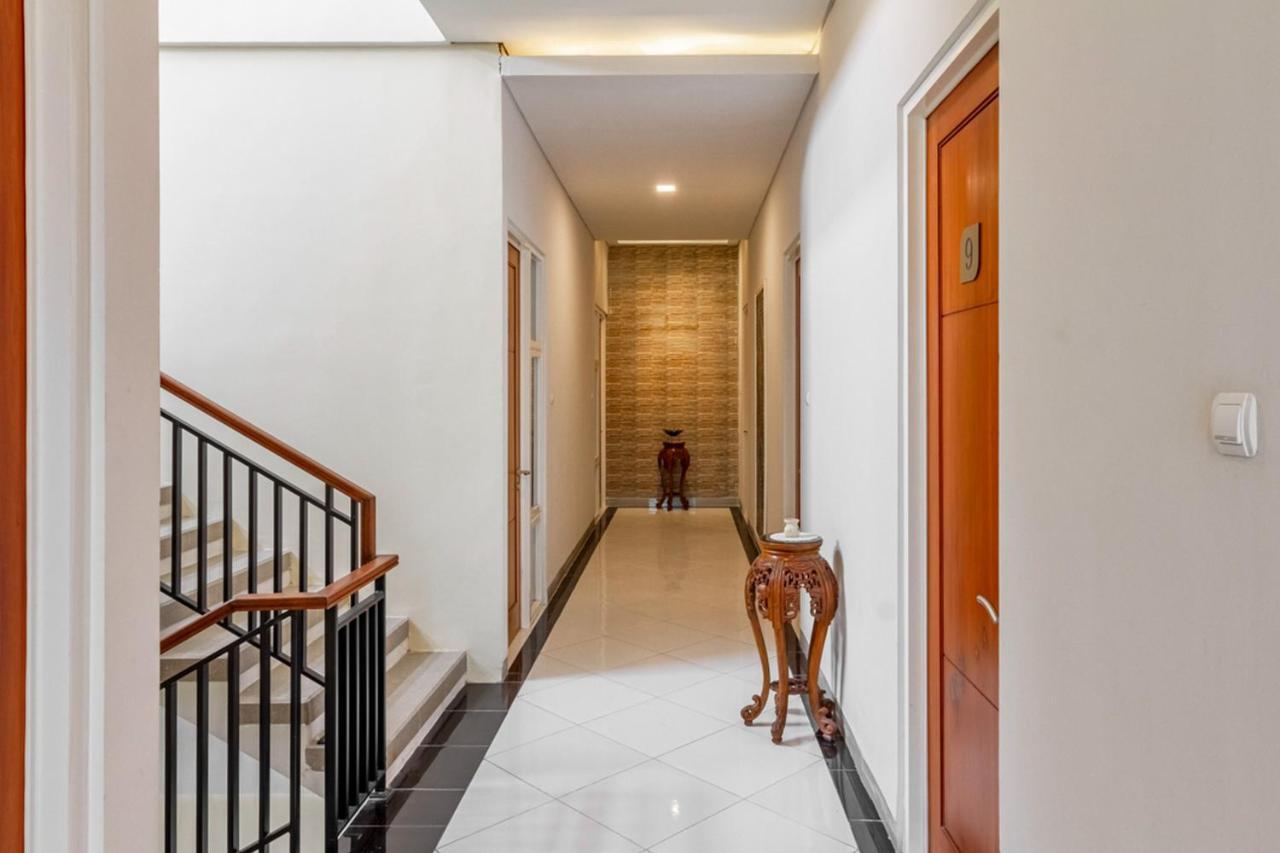 Reddoorz Syariah @ Kebraon Surabaya Exterior foto